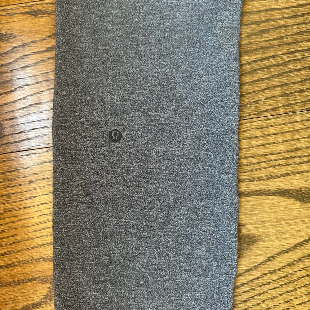 Lululemon On The Fly Pant *28" in Heathered Black - Picture 10 of 12